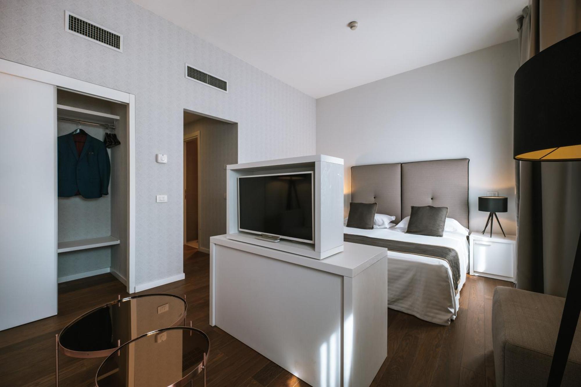 Hotel De La Ville Riccione Eksteriør bilde